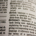 Is het 'verassen' of 'verrassen'? Uitleg over de juiste spelling